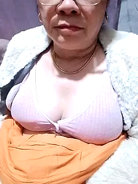 Snapshot of small-house123 chatting on 11.28.25 small-house123 online show from 11.28.25