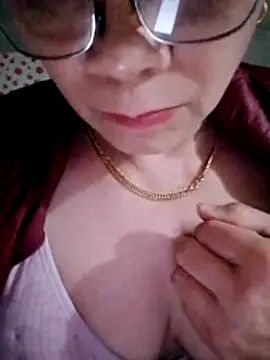 Snapshot of small-house123 chatting on 02.10.26 small-house123 online show from 02.10.26