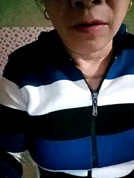 Snapshot of small-house123 chatting on 02.14.26 small-house123 online show from 02.14.26