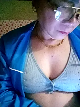 Snapshot of small-house123 chatting on 02.15.26 small-house123 online show from 02.15.26