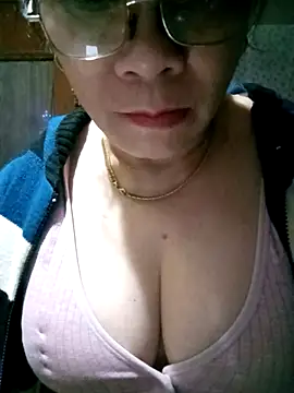 Snapshot of small-house123 chatting on 02.18.26 small-house123 online show from 02.18.26