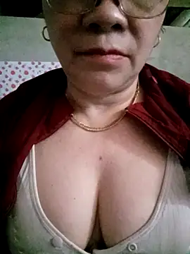 Snapshot of small-house123 chatting on 02.21.26 small-house123 online show from 02.21.26