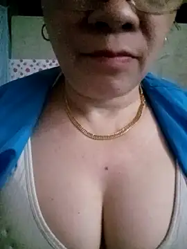 Snapshot of small-house123 chatting on 02.22.26 small-house123 online show from 02.22.26