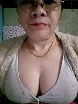 Snapshot of small-house123 chatting on 02.24.26 small-house123 online show from 02.24.26