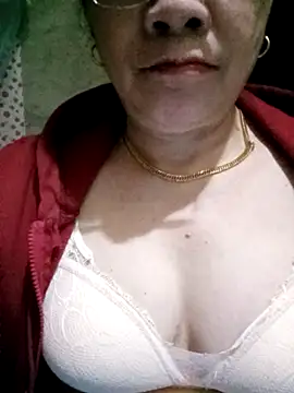 Snapshot of small-house123 chatting on 02.28.26 small-house123 online show from 02.28.26