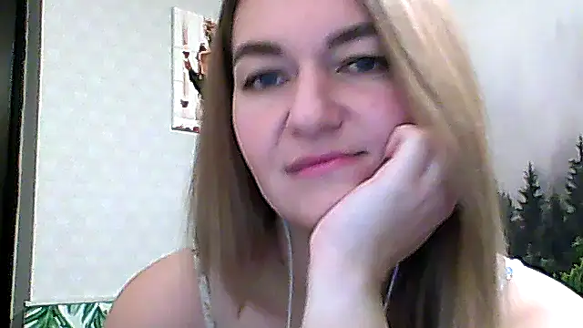 Snapshot of CandyOLimeX chatting on 11.23.25 CandyOLimeX online show from 11.23.25