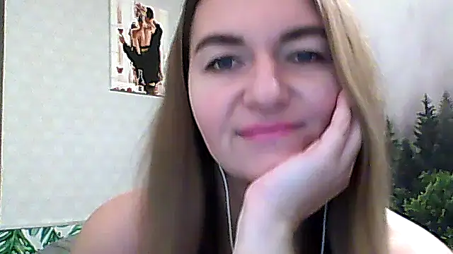 Snapshot of CandyOLimeX chatting on 12.04.25 CandyOLimeX online show from 12.04.25