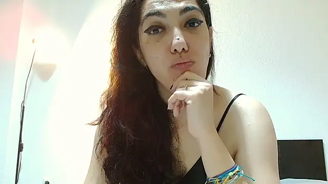 Snapshot of CharmingPearl chatting on 11.05.25 CharmingPearl online show from 11.05.25