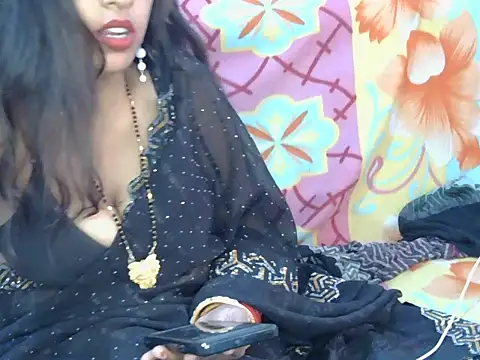 Snapshot of roja-1 chatting on 11.04.25 roja-1 online show from 11.04.25