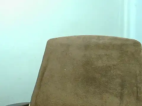 Snapshot of roja-1 chatting on 11.28.25 roja-1 online show from 11.28.25