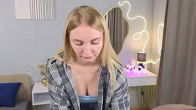 Carollina  online show from 11.01.25