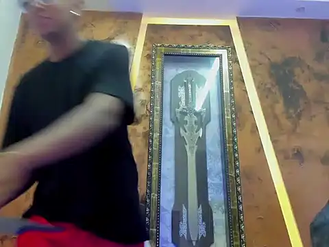 Snapshot of the_hot_boy0 chatting on 11.12.25 the hot boy0 online show from 11.12.25