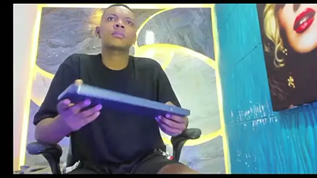 Snapshot of the_hot_boy0 chatting on 11.16.25 the hot boy0 online show from 11.16.25