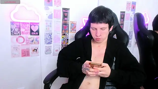 CutieKai  online show from 04.11.26