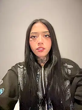 Snapshot of JIORYOvO chatting on 11.12.25 JIORYOvO online show from 11.12.25