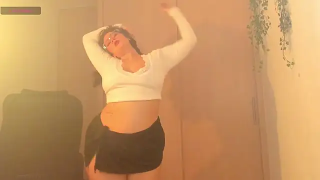 Cleopatra COL online show from 04.11.26