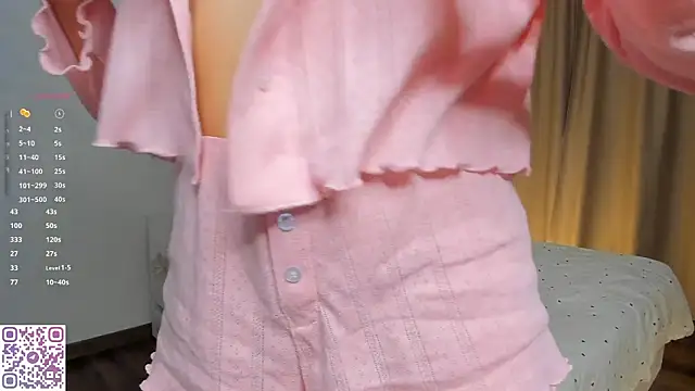 Snapshot of Xo_Laura chatting on 02.02.26 Xo Laura online show from 02.02.26