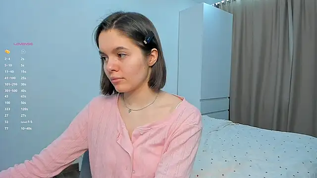 Snapshot of Xo_Laura chatting on 02.09.26 Xo Laura online show from 02.09.26