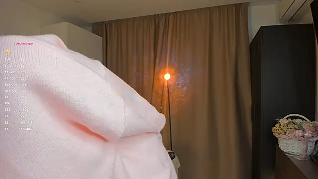 Snapshot of Xo_Laura chatting on 02.22.26 Xo Laura online show from 02.22.26