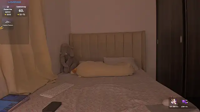 bergmanamii online show from 02.25.26