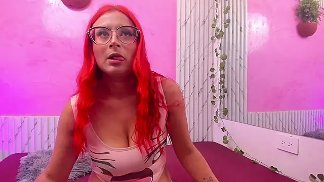 Snapshot of Mia_Tailor_Bms chatting on 11.22.25 Mia Tailor Bms online show from 11.22.25