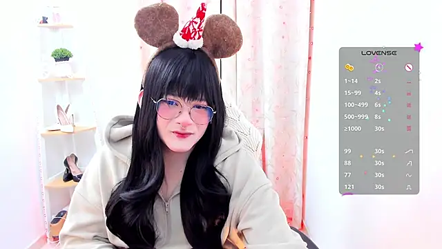 Snapshot of Omorimori chatting on 12.02.25 Omorimori online show from 12.02.25