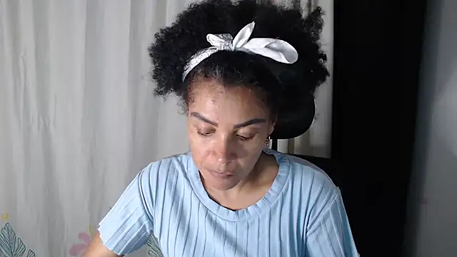 shayna cute online show from 01.16.25