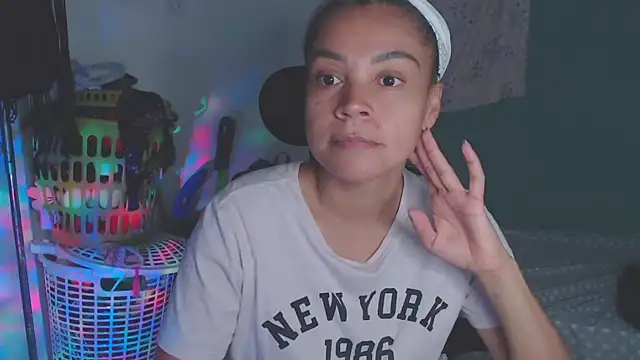shayna cute online show from 07.01.26