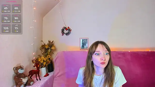 Snapshot of TinyMuse_ chatting on 01.14.26 TinyMuse online show from 01.14.26