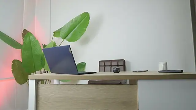 nylonisabella online show from 03.07.26