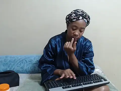 Snapshot of SexyLipss_ chatting on 11.30.25 SexyLipss online show from 11.30.25