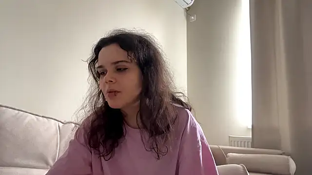 Snapshot of RosaleeSwint chatting on 11.12.25 RosaleeSwint online show from 11.12.25