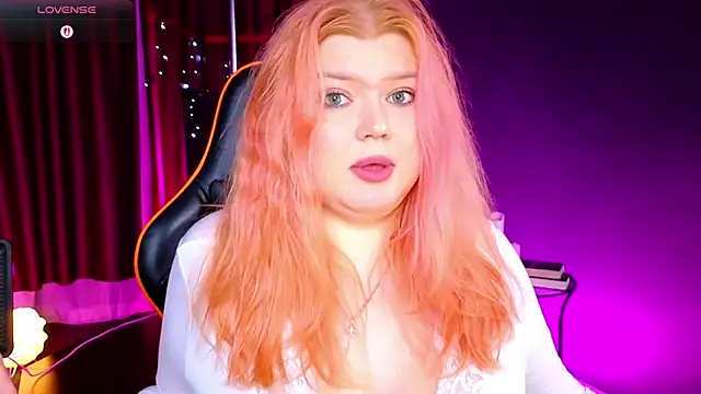 Snapshot of AriettaHeart chatting on 11.25.25 AriettaHeart online show from 11.25.25