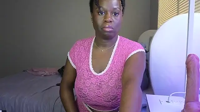 ladiosa selene online show from 11.19.25