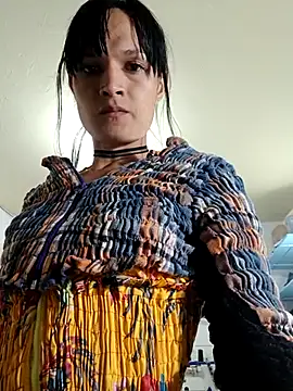 Snapshot of PaulinaLondra2 chatting on 11.08.25 PaulinaLondra2 online show from 11.08.25