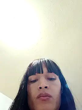 Snapshot of PaulinaLondra2 chatting on 11.10.25 PaulinaLondra2 online show from 11.10.25