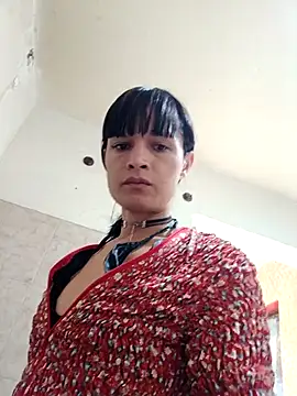 Snapshot of PaulinaLondra2 chatting on 11.11.25 PaulinaLondra2 online show from 11.11.25