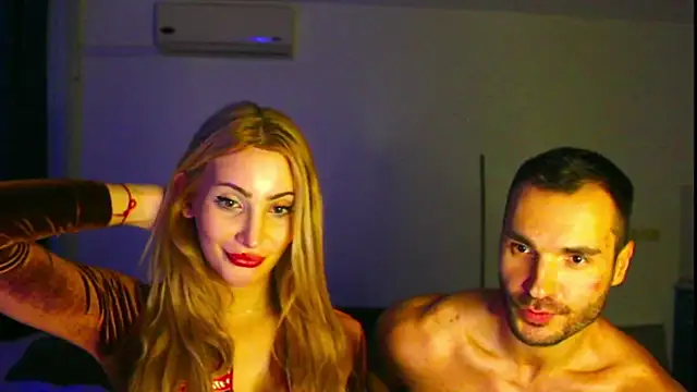 Snapshot of freyatrns chatting on 11.05.25 freyatrns online show from 11.05.25