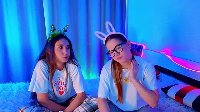 Snapshot of MargaretMorris chatting on 12.20.25 MargaretMorris online show from 12.20.25