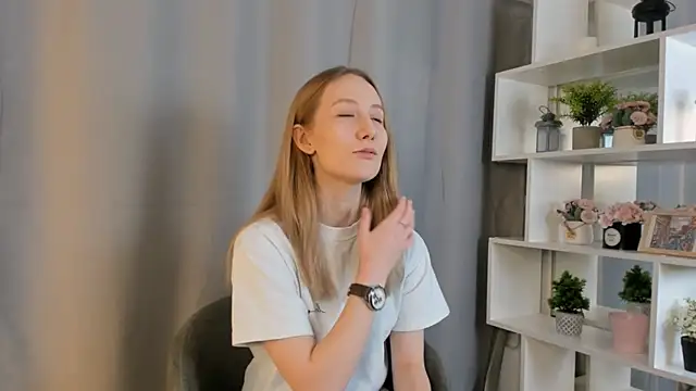 NikoleOwen online show from 11.11.25