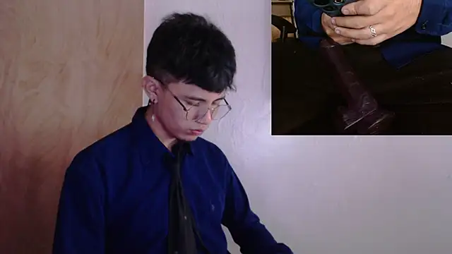 Snapshot of david_valiz chatting on 11.14.25 david valiz online show from 11.14.25