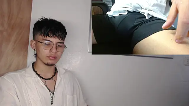 Snapshot of david_valiz chatting on 11.15.25 david valiz online show from 11.15.25