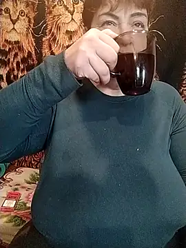 MyHoneyKira online show from 11.15.25