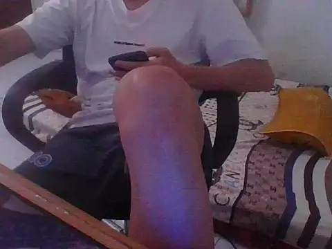 Snapshot of Nowwayyyy chatting on 11.04.25 Nowwayyyy online show from 11.04.25