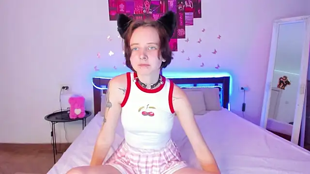 Snapshot of OliviaFlex chatting on 11.06.25 OliviaFlex online show from 11.06.25