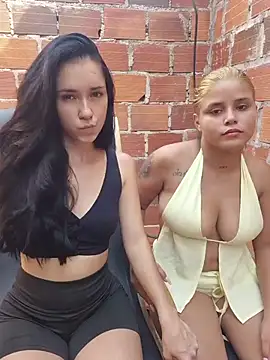 Snapshot of lil_misty chatting on 11.23.25 lil misty online show from 11.23.25