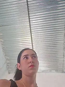 Snapshot of lil_misty chatting on 12.18.25 lil misty online show from 12.18.25