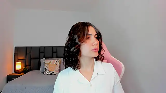 sara ospinna online show from 12.02.25