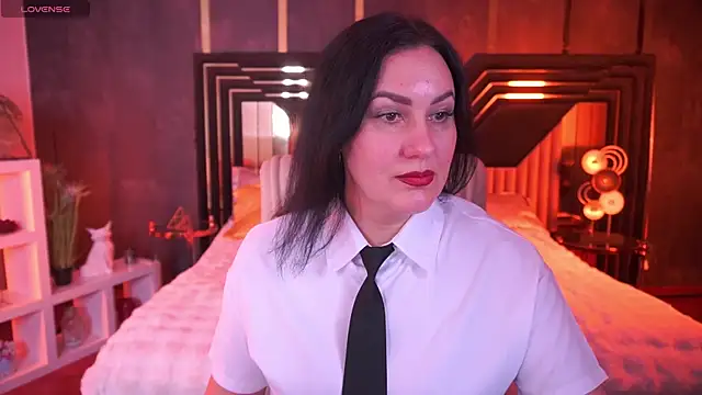 VelvetLuck online show from 12.15.25