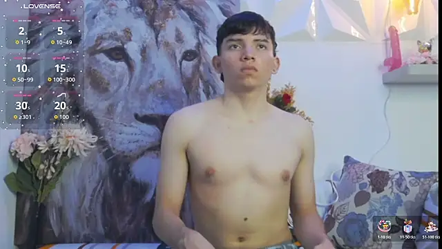 Snapshot of Oliver_paris chatting on 11.05.25 Oliver paris online show from 11.05.25